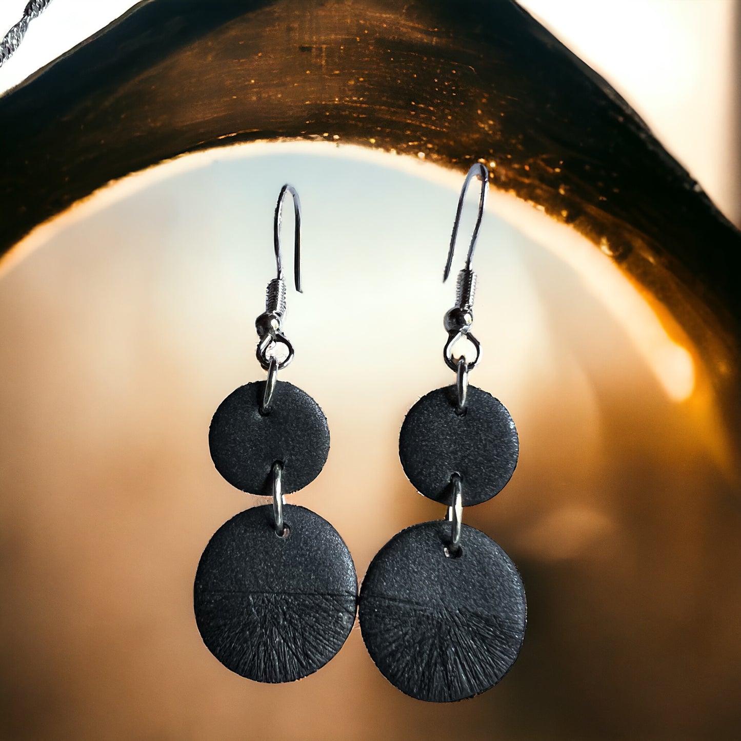 Pewter textured Round
