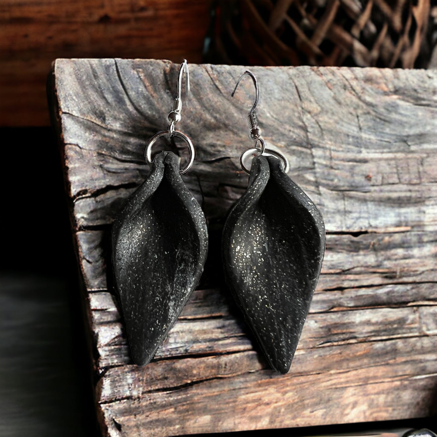 Leather look leaf drop pendant & earring set