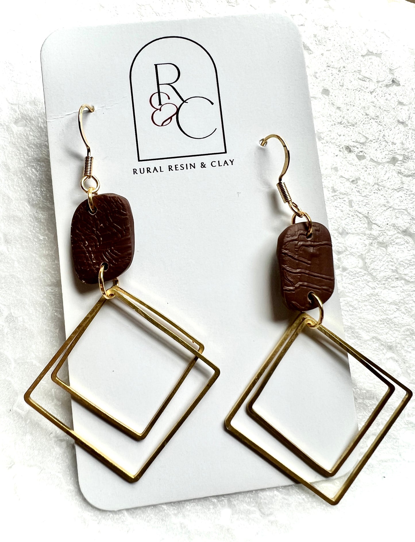 Simple chestnut brown with gold